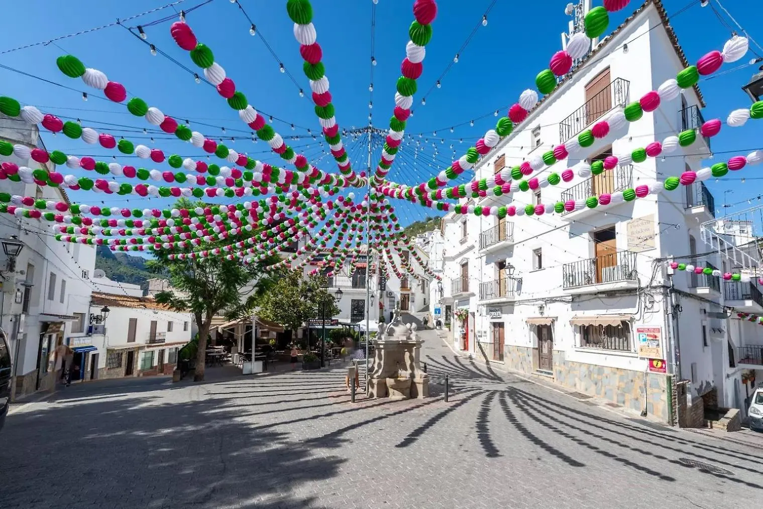 La Casita De Casares Apartment 0*,