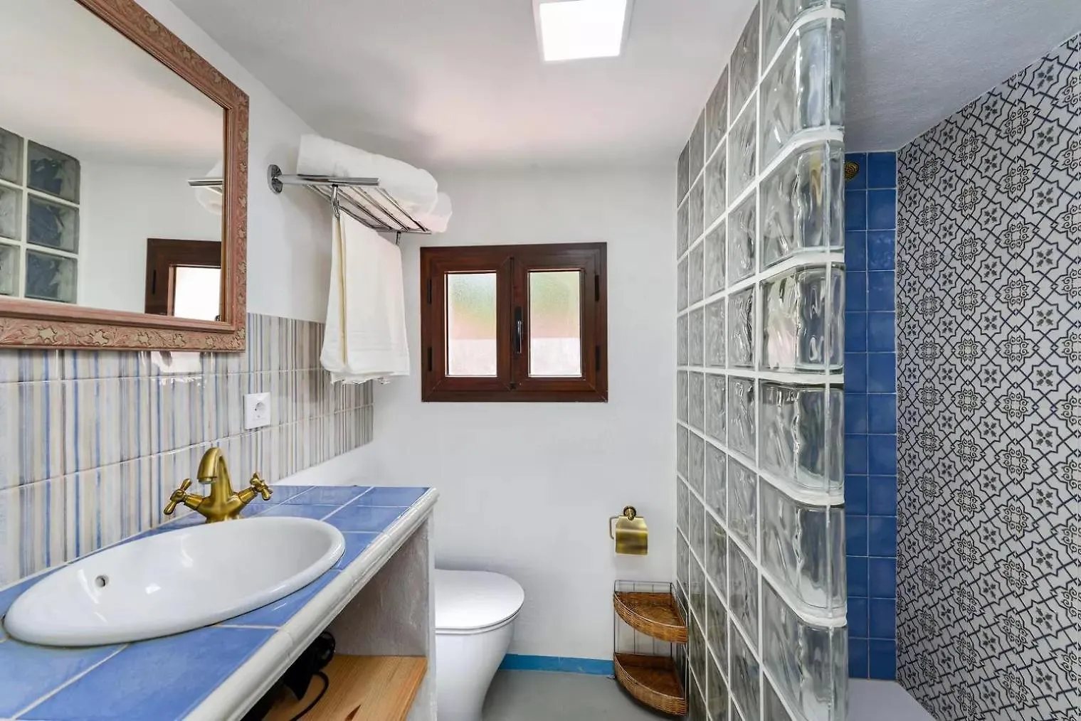 La Casita De Casares Apartment 0*,